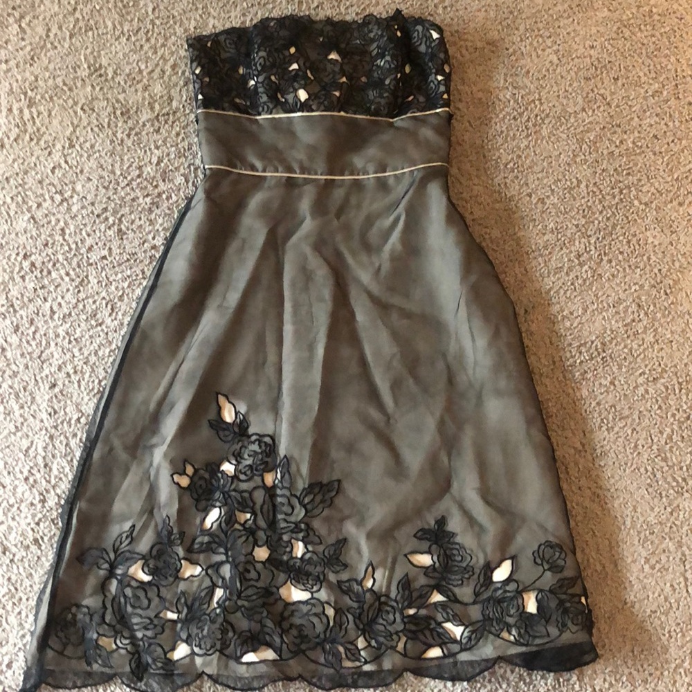 White House Black Market strapless size 4.